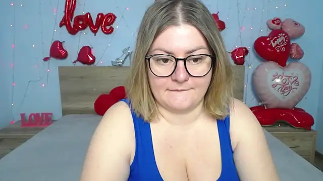 ZannaDreil online show from February 12, 7:02 pm