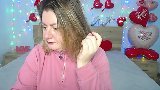 ZannaDreil online show from February 14, 4:47 am