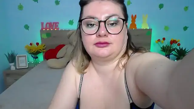 ZannaDreil online show from March 16, 4:09 am