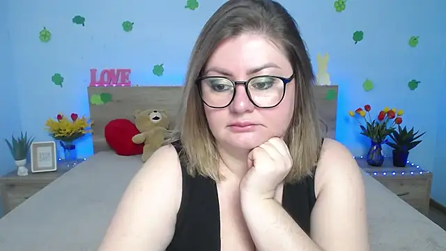 ZannaDreil online show from March 17, 7:04 pm