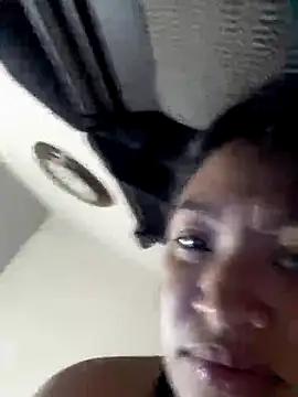 SINUECASTILLO online show from October 8, 11:30 am