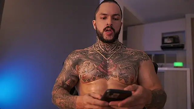 Snapshot of mariano_costa chatting on February 6, 2:44 am mariano costa online show from February 6, 2:44 am