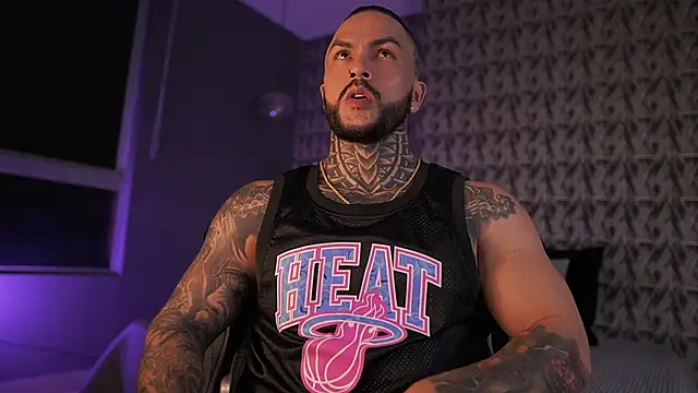 Snapshot of mariano_costa chatting on February 22, 4:40 am mariano costa online show from February 22, 4:40 am