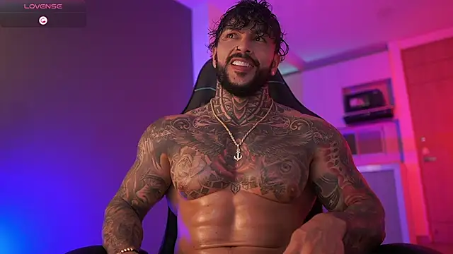 Snapshot of mariano_costa chatting on October 4, 4:21 am mariano costa online show from October 4, 4:21 am