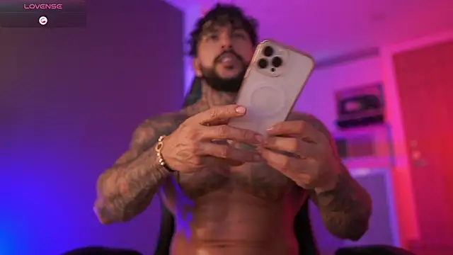 Snapshot of mariano_costa chatting on October 6, 11:02 pm mariano costa online show from October 6, 11:02 pm