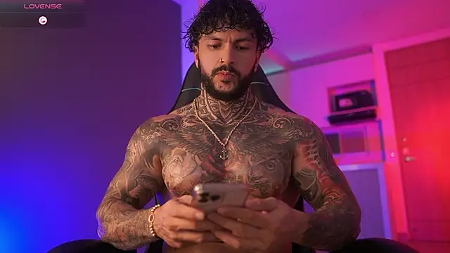 Snapshot of mariano_costa chatting on October 29, 4:15 am mariano costa online show from October 29, 4:15 am