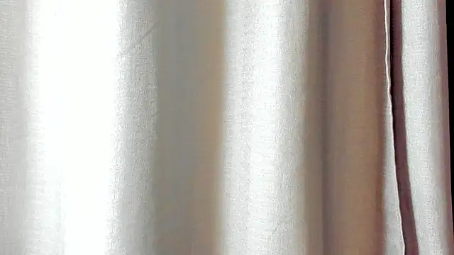 Snapshot of melody_suarez chatting on December 6, 2:02 am melody suarez online show from December 6, 2:02 am