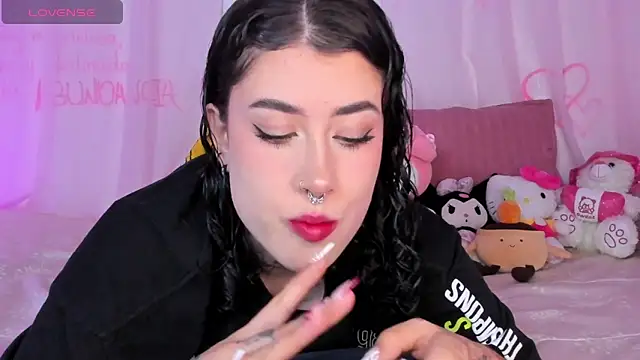 melody suarez online show from October 7, 10:51 pm