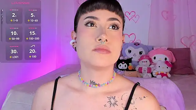 melody suarez online show from October 8, 11:24 pm