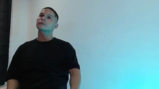 dominick crawford01 online show from February 1, 8:26 pm