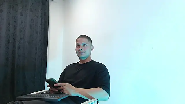 dominick crawford01 online show from February 1, 11:27 pm
