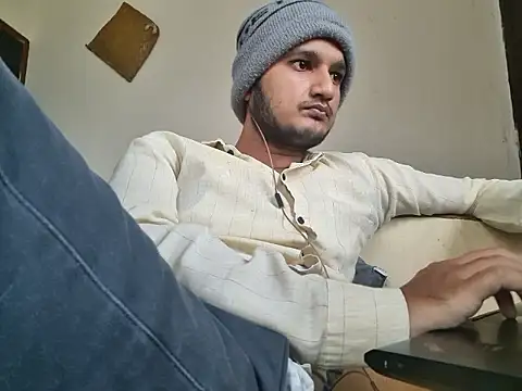 Snapshot of Jonrobinso chatting on September 24, 6:17 am Jonrobinso online show from September 24, 6:17 am