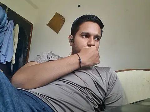 Snapshot of Jonrobinso chatting on October 13, 5:51 am Jonrobinso online show from October 13, 5:51 am