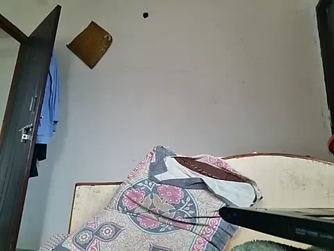 Snapshot of Jonrobinso chatting on October 21, 5:19 am Jonrobinso online show from October 21, 5:19 am