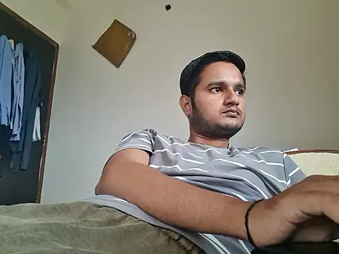 Snapshot of Jonrobinso chatting on October 22, 5:30 am Jonrobinso online show from October 22, 5:30 am