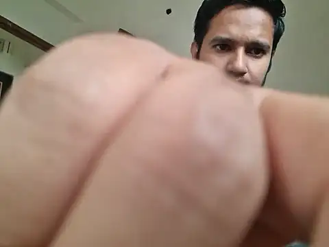 Snapshot of Jonrobinso chatting on October 25, 3:47 am Jonrobinso online show from October 25, 3:47 am