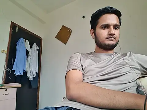 Snapshot of Jonrobinso chatting on October 26, 5:02 am Jonrobinso online show from October 26, 5:02 am