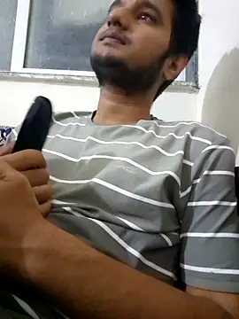 Snapshot of Jonrobinso chatting on October 31, 1:56 pm Jonrobinso online show from October 31, 1:56 pm