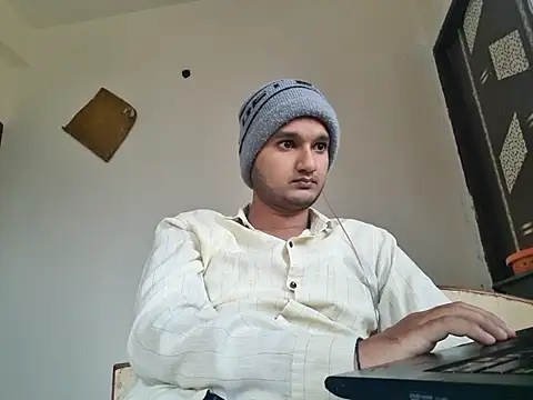 Snapshot of Jonrobinso chatting on November 13, 4:33 am Jonrobinso online show from November 13, 4:33 am