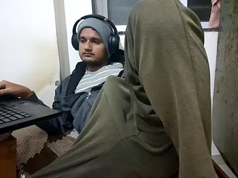 Snapshot of Jonrobinso chatting on November 30, 5:39 pm Jonrobinso online show from November 30, 5:39 pm