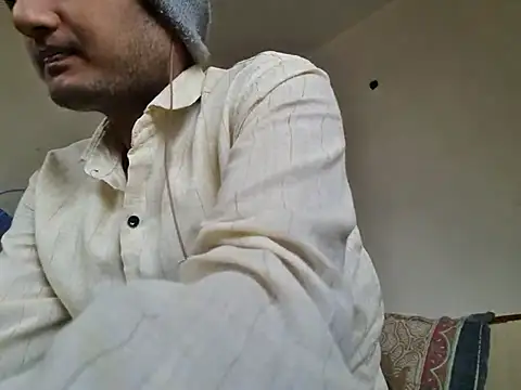 Snapshot of Jonrobinso chatting on December 21, 4:41 am Jonrobinso online show from December 21, 4:41 am