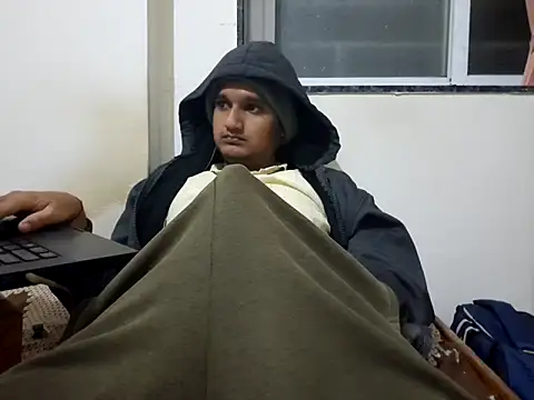 Snapshot of Jonrobinso chatting on December 21, 4:47 pm Jonrobinso online show from December 21, 4:47 pm