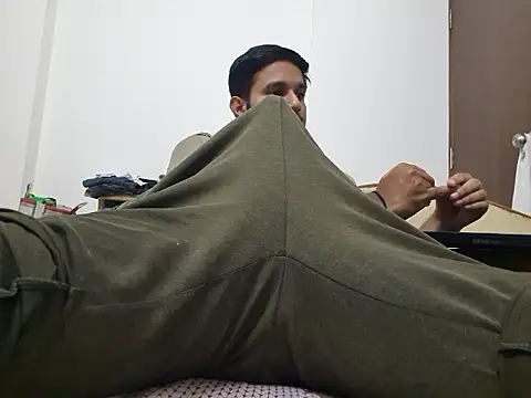 Snapshot of Jonrobinso chatting on March 24, 3:28 pm Jonrobinso online show from March 24, 3:28 pm