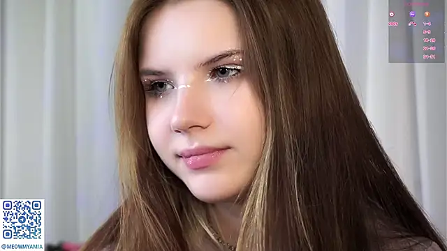 EvelyynLopez online show from December 2, 9:06 pm