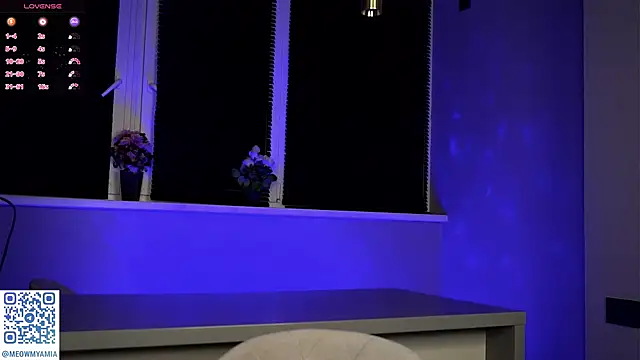 EvelyynLopez online show from December 3, 9:12 pm