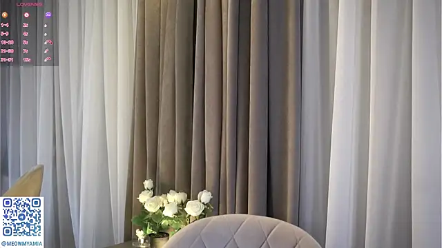 EvelyynLopez online show from December 14, 8:40 pm