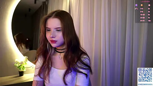 EvelyynLopez online show from December 24, 1:39 pm