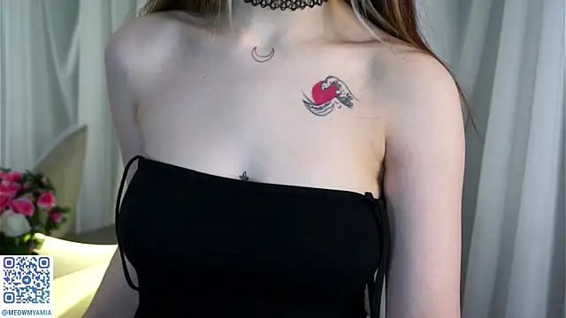 EvelyynLopez online show from December 29, 8:15 pm