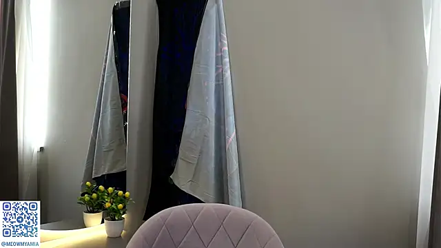 EvelyynLopez online show from January 23, 6:39 am