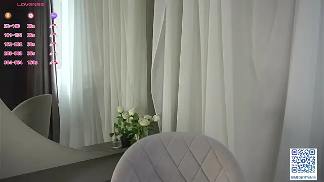 EvelyynLopez online show from February 13, 7:24 am