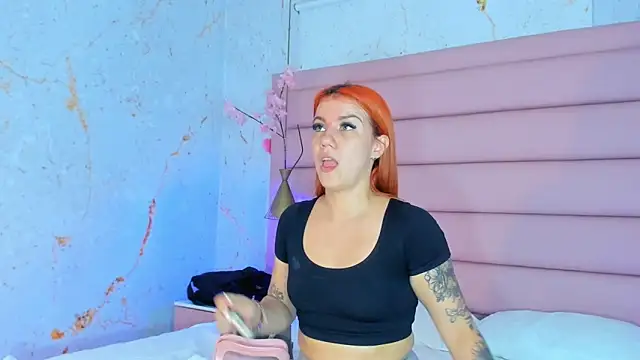 MelaniieRoux online show from May 17, 3:04 am