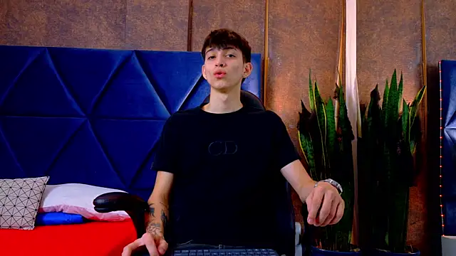 Lion Foster01 online show from October 21, 11:55 am