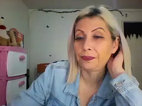 alixia81 online show from December 13, 12:06 pm