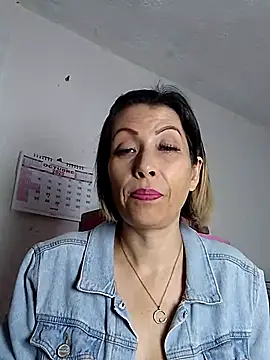 alixia81 online show from October 6, 9:29 am