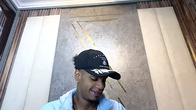 AaronCruz  online show from February 25, 1:06 pm