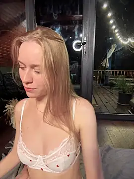 PollyAgata online show from December 3, 1:46 am