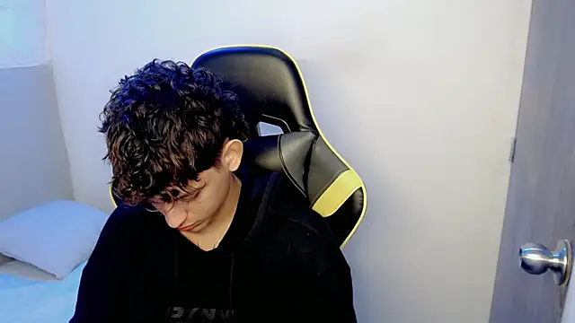 Snapshot of Yosepp_ chatting on February 16, 8:27 pm Yosepp online show from February 16, 8:27 pm