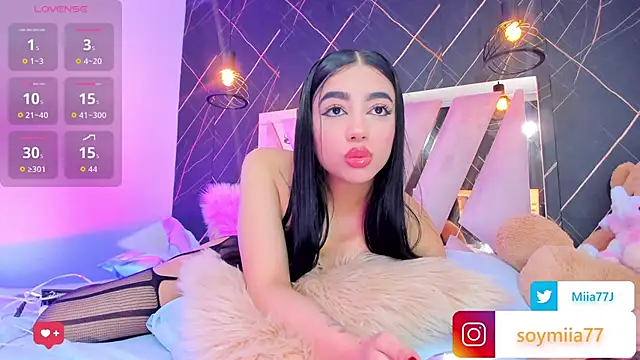 Snapshot of Miia77_ chatting on February 5, 2:38 am Miia77 online show from February 5, 2:38 am