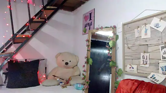 luna sky83 online show from October 24, 5:48 am