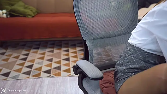 Feral Berrry  online show from October 6, 7:50 am