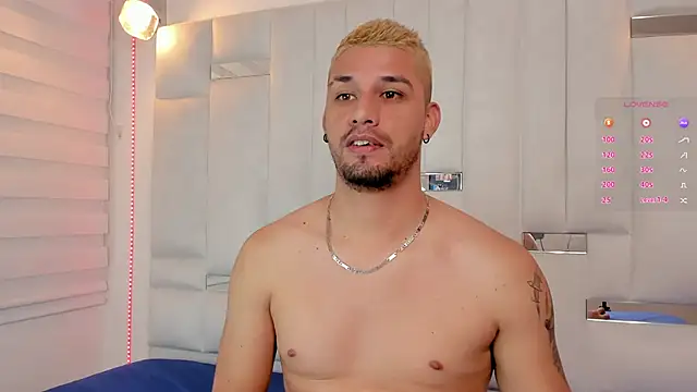 Snapshot of Jacoob19_ chatting on December 4, 7:12 pm Jacoob19 online show from December 4, 7:12 pm