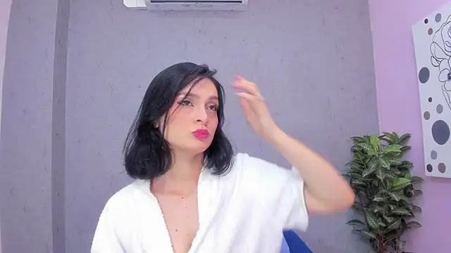 Tiffany mendez online show from November 27, 12:18 pm