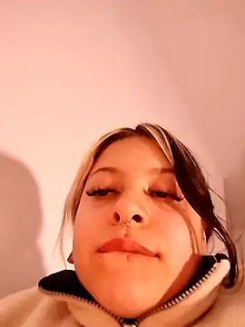 Snapshot of sammymoon chatting on February 26, 10:53 pm sammymoon online show from February 26, 10:53 pm