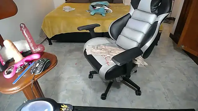 candy hairy online show from January 8, 9:21 am