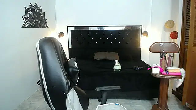 candy hairy online show from March 20, 2:29 am