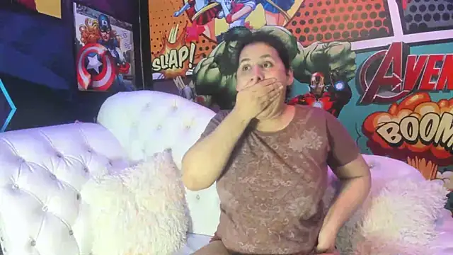 Snapshot of candy_hairy chatting on December 3, 3:03 am candy hairy online show from December 3, 3:03 am